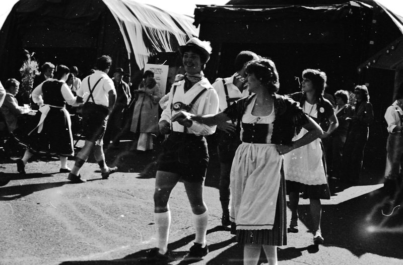 1981 October Festival, Folk Dancing 11