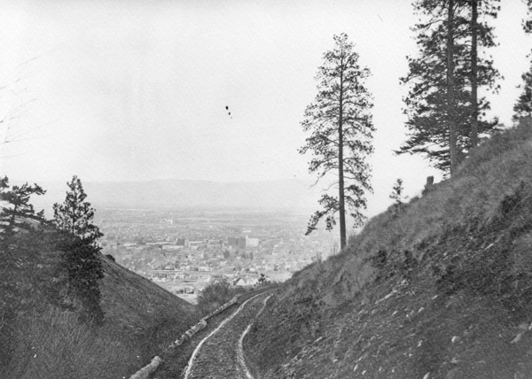 1933 La Grande, Hilltop View 01