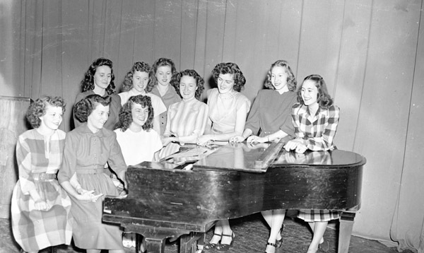 1948 Homecoming Queen Candidates 4-1