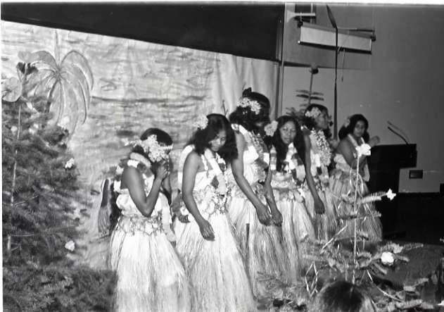 1978 Micronesian Performers 2
