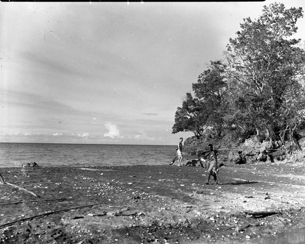 Finchhaffen Native, Fishing