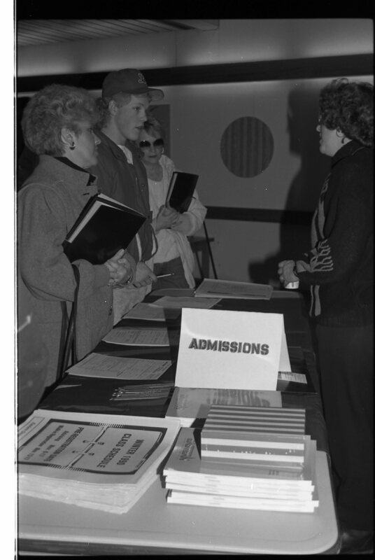 1990 Orientation, Admissions 09