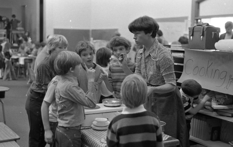 1977 Ackerman Elementary Cooking