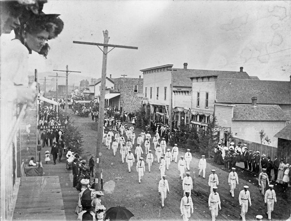 Elgin, Parade 1