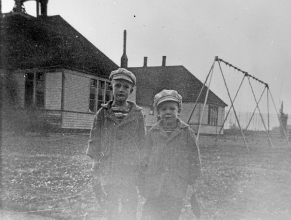 Island City, Schoolchildren 2