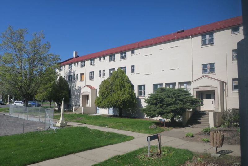 Dorian and Hunt Hall 14