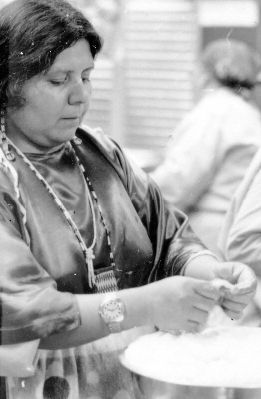 1976 Native American Root Feast, Preparation 07