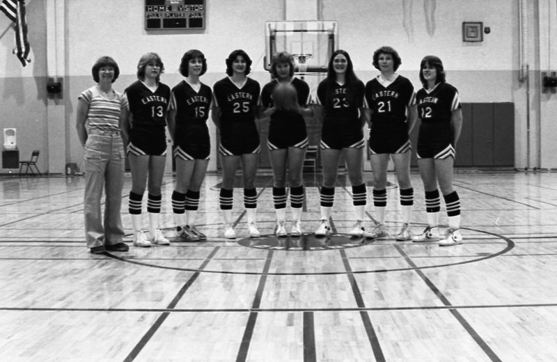 1981 Women's Basketball, March Team Photos 04