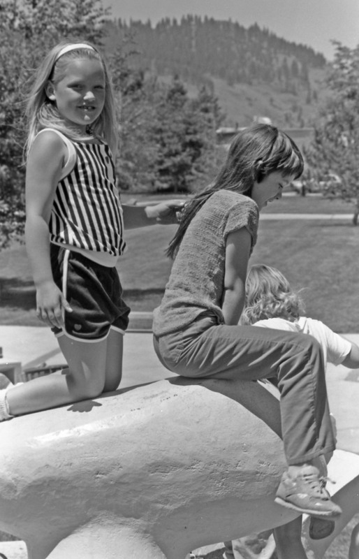 1987 Ackerman Elementary School, Outdoors 07