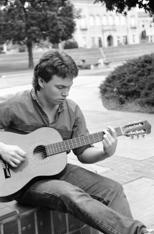 1987 Guitarist 02