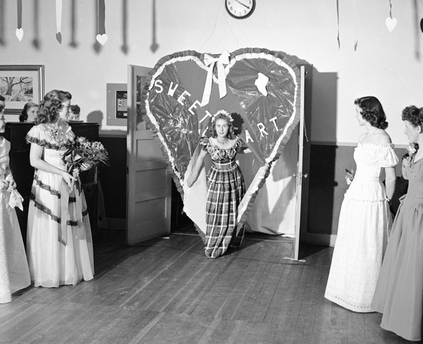 1949-50 Dance, Sweethearts 2