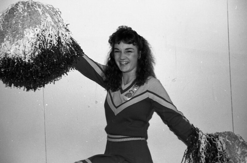 1985 Football Cheerleaders 13