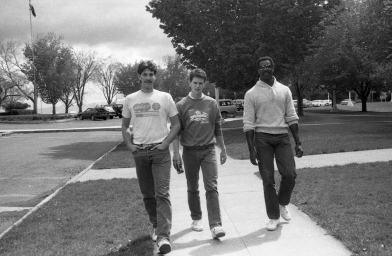 1986 Students &amp; Employee, Walking