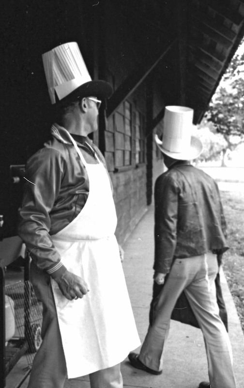 1985 German Students Orientation, Cooking 01