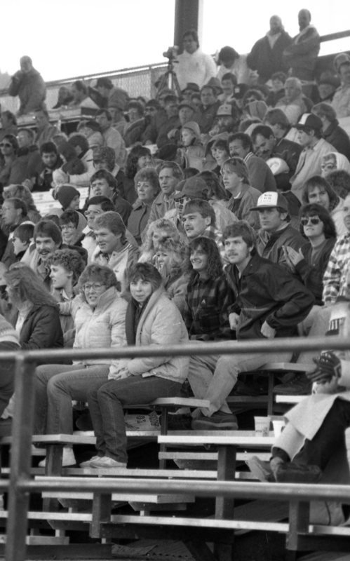 1985 Homecoming Football Fans 01
