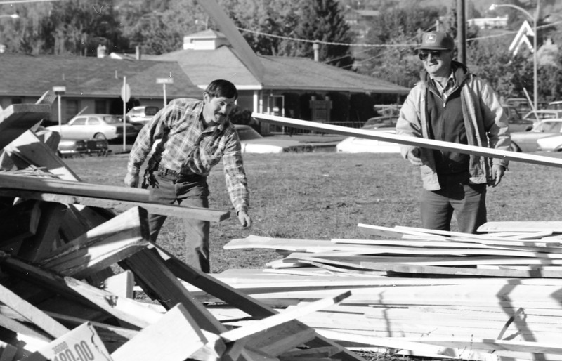 1987 Homecoming Bonfire Set-up 11