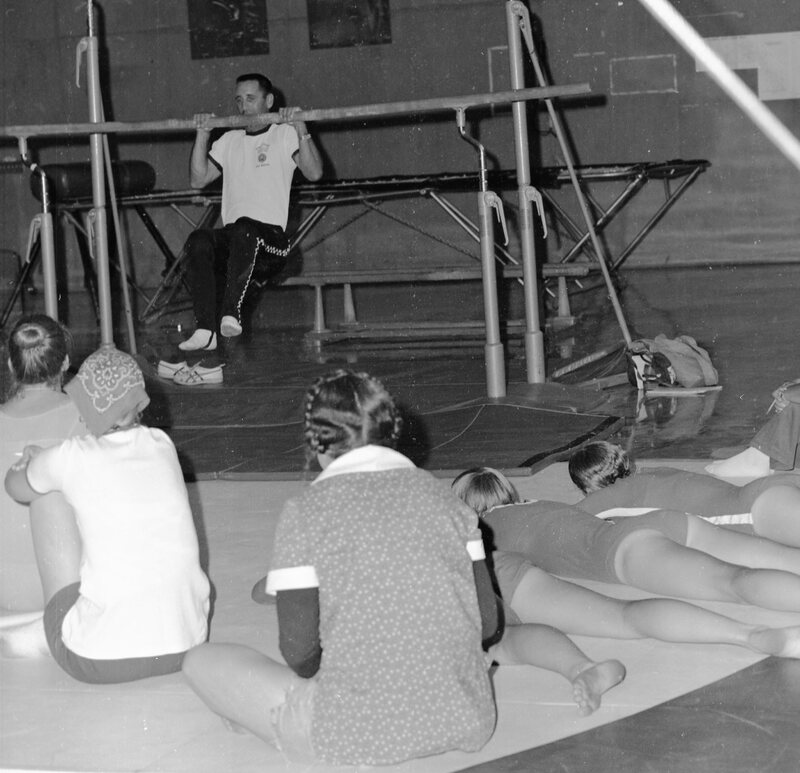 1973 Gymnastics, Parallel Bars 05