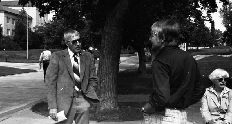 1980 Employees, Outdoors 08