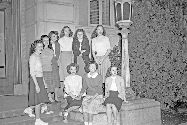 1948 Homecoming Queen Candidates 1-2