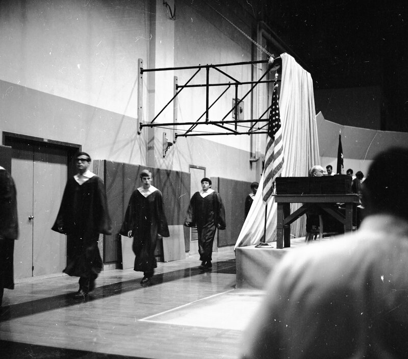 1970 Graduation 06