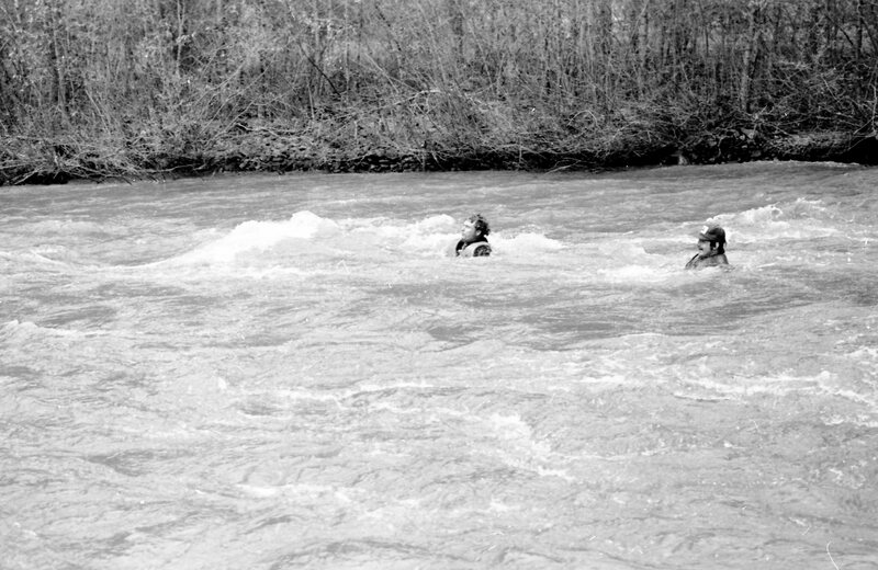 1983-84 Raft Race Floating 02