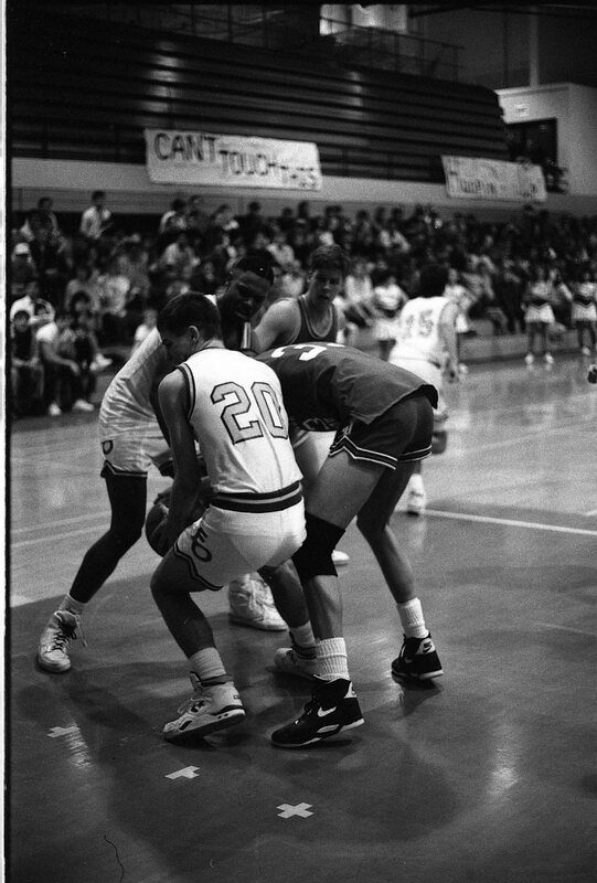 1991 Men's Basketball Action, Southern Oregon at EOSC 08