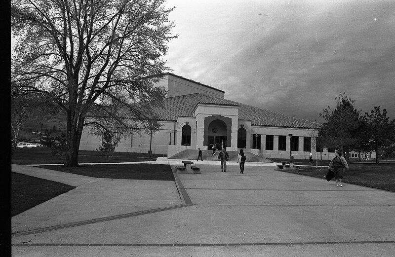 1991 Students, Walking 58