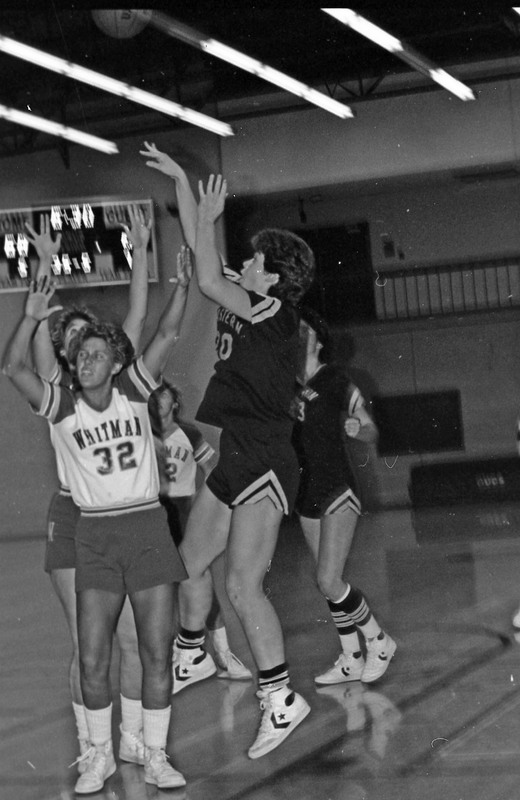 1984 Women's Basketball Action, EOSC vs. Whitman 07