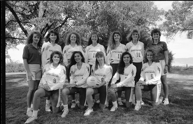 1991 Volleyball Team 05