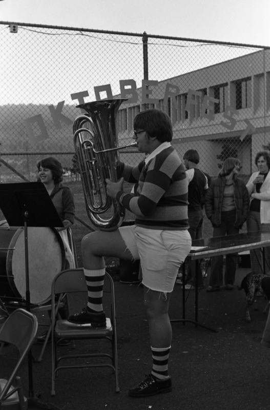 1977 Octoberfest, Folk Dancing 02