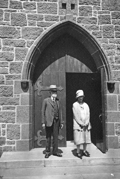 La Grande Church, Episcopal Couple