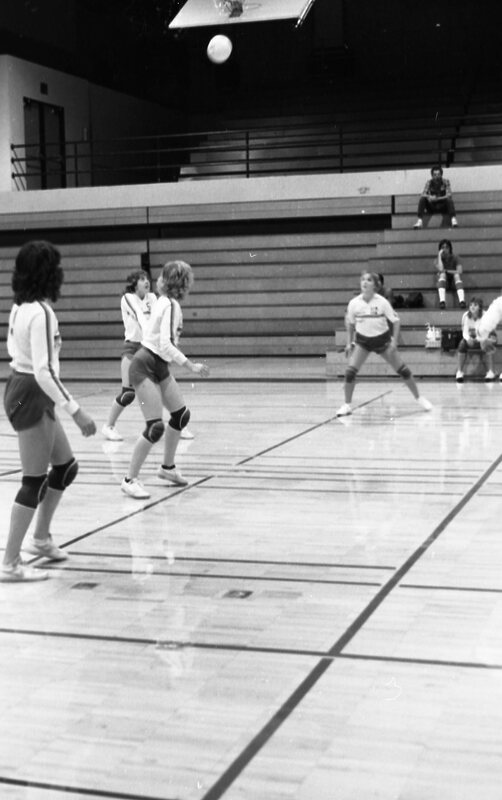 1983 Volleyball, EOSC vs. Lewis &amp; Clark, Action 06