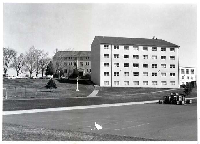1982 Hunt Hall Complete