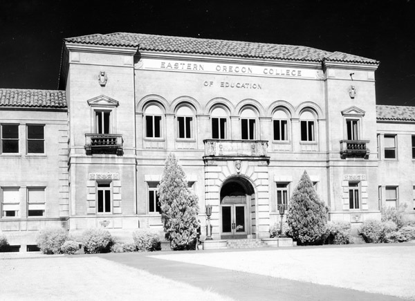 1949-50 Inlow Hall Entrance 1-2