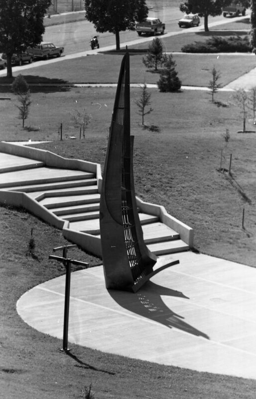 1984 Campus, Amphitheater 04