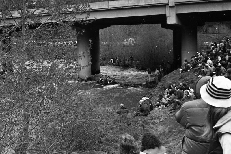 1982 Spring Festival, Raft Race 02