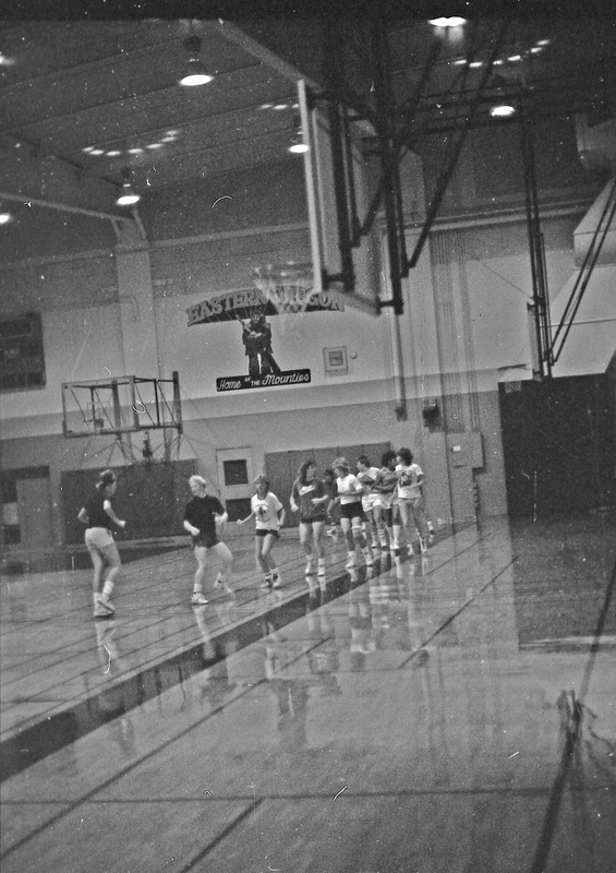 1985 Women's Basketball Practice 05