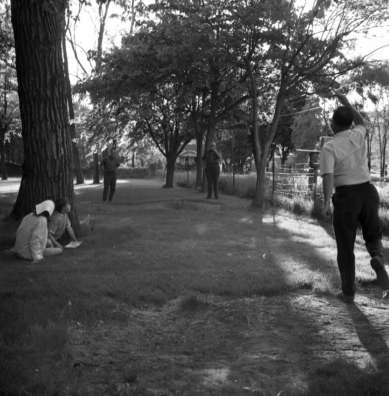 1967 Employees Picnic, Horseshoes 02