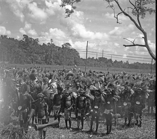 Dobodura Natives "Sing Sing" 5