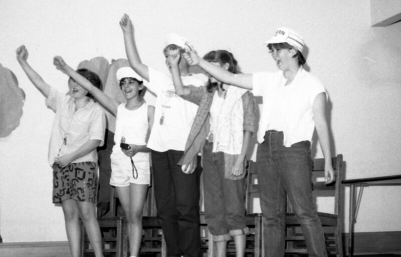 1986 Children Perform Play 02