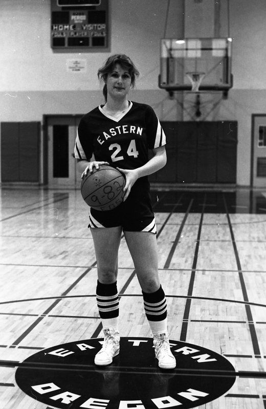 1982 Women's Basketball Player, Portraits 08