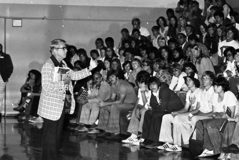 1976 Orientation, Indoors 02