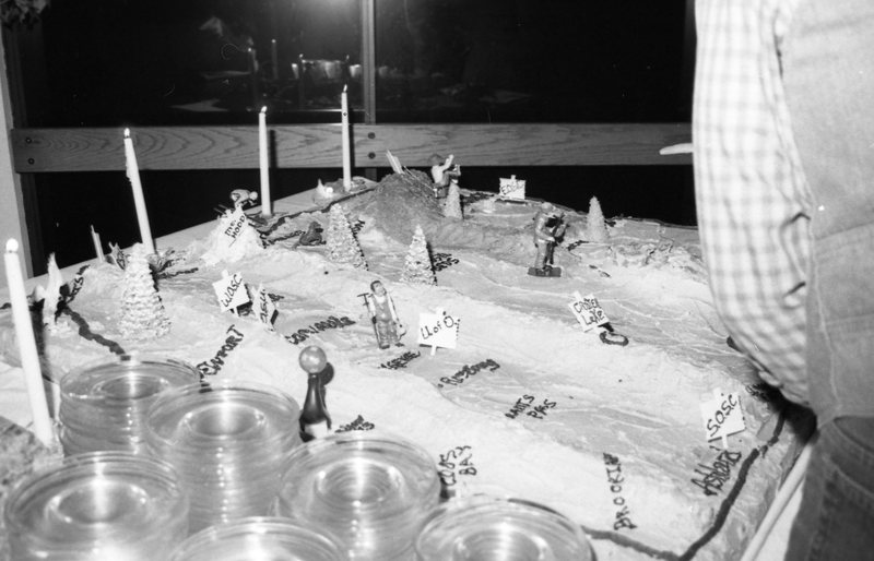 1985 Chancellor Visit, Cake 06