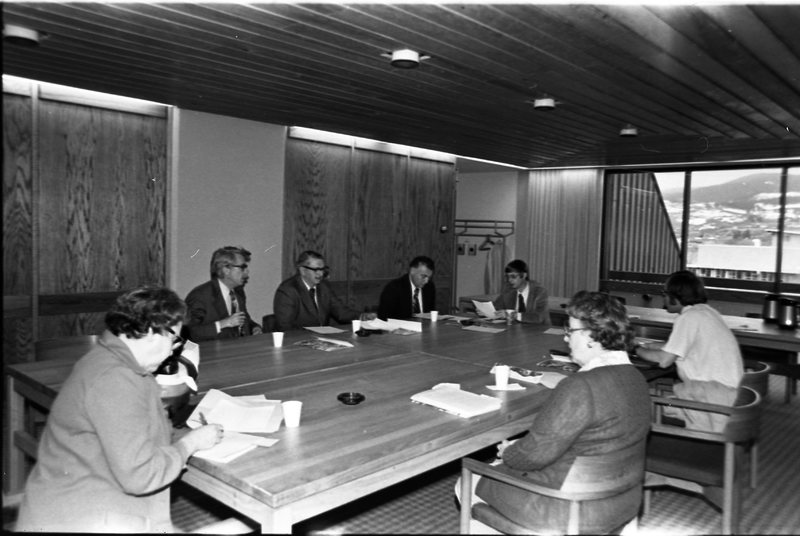 1976 Employees, Administrative Meeting 03