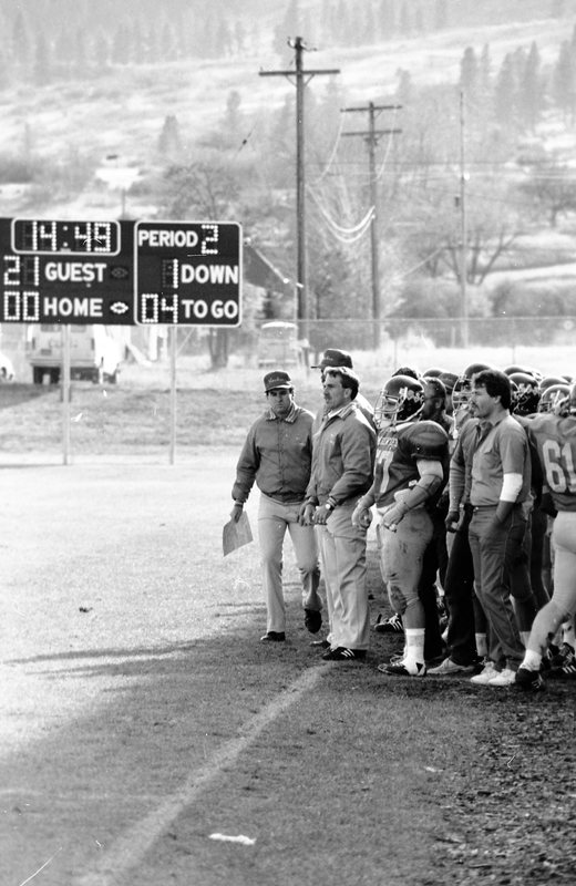 1985 Football Sideline 17