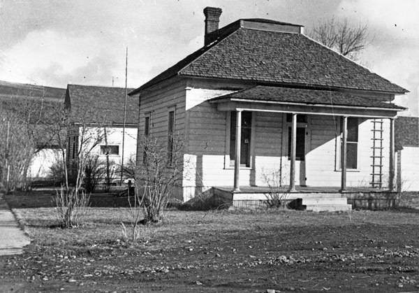 Elgin Home, Zeno Weiss