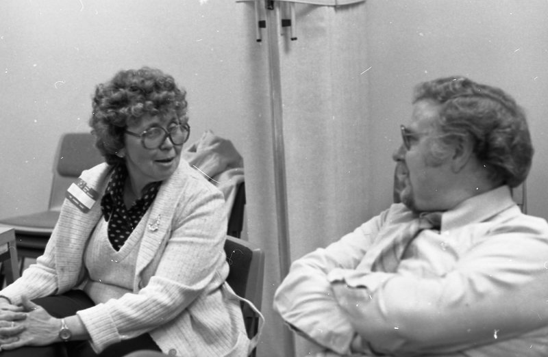 1980 Employees, Talking 03