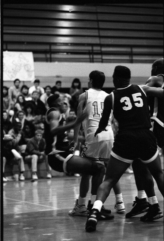 1991 Men's Basketball Action, Oregon Tech at EOSC 05