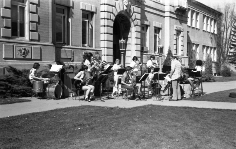 1976 Band, Outdoor Concert 02