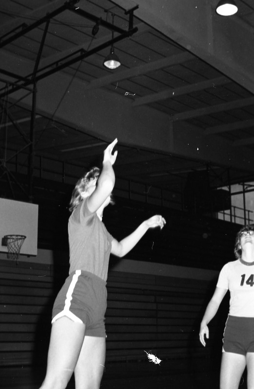 1979 Women's Basketball Action 07